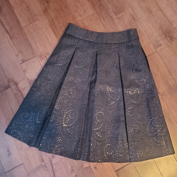 BNWT Banana Republic Black Embossed Skirt - Picture 2 of 4